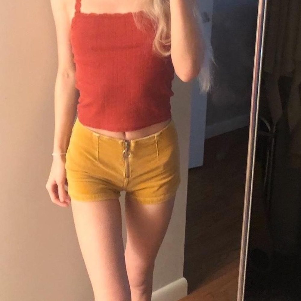 Mustard yellow courdoroy Pacsun shorts with zipper
